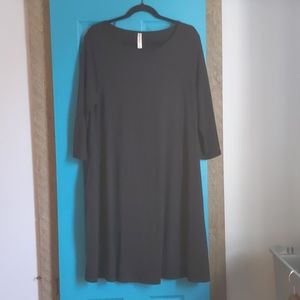 💎 3/4-Sleeve Plus Dress